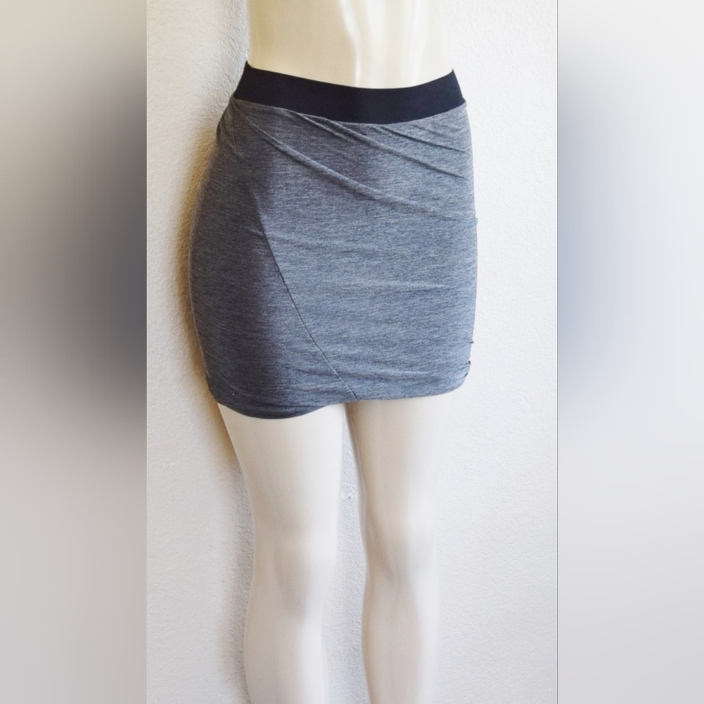 SUPER STRETCHY BODYCON GUESS JERSEY MINI SKIRT - Picture 1 of 6